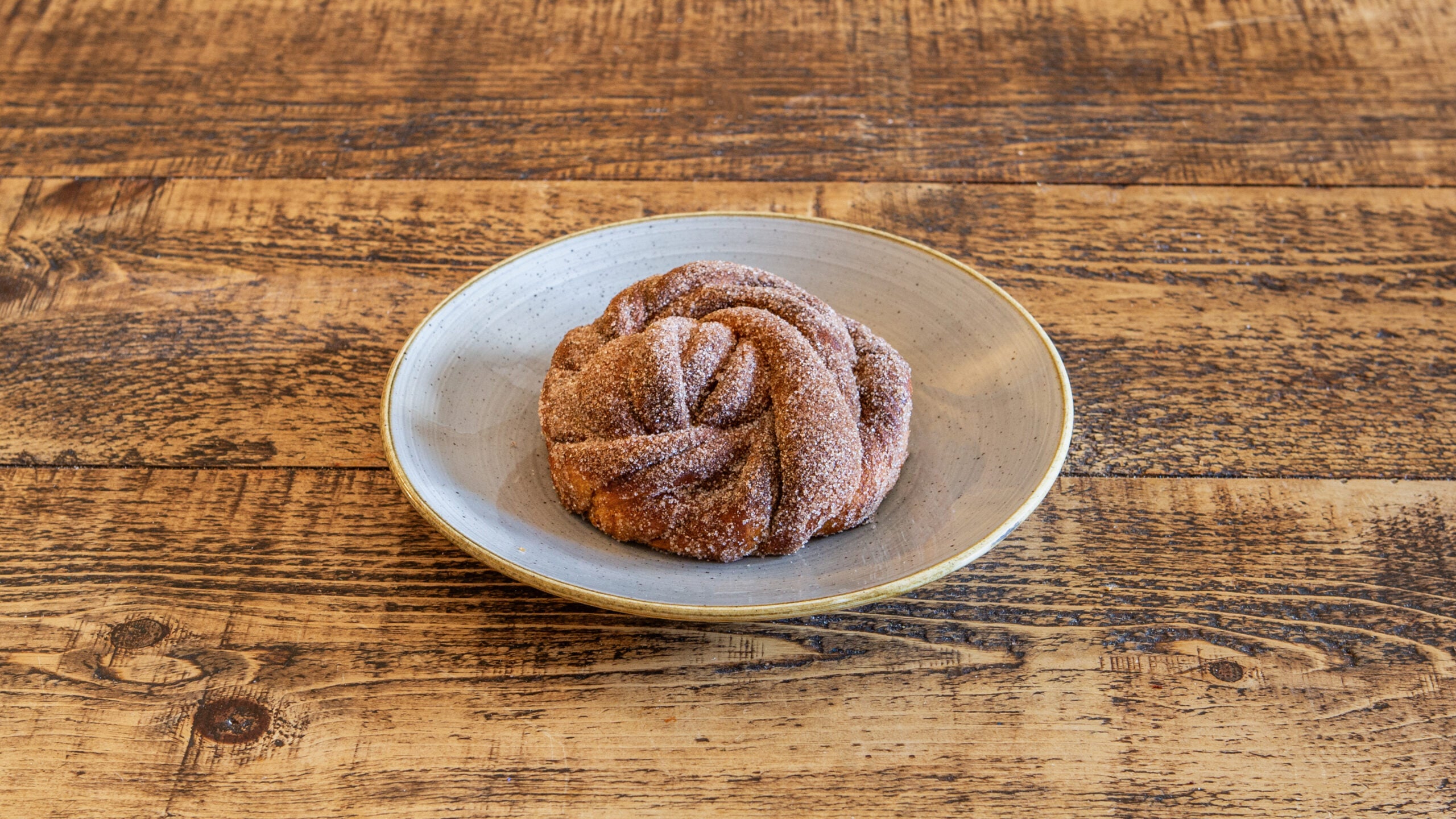 Cinnamon Knot image 0